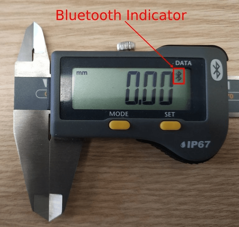 نشانگر Bluetooth روی ابزار اندازه‌گیری.