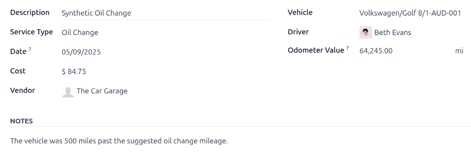اطلاعات یک سرویس جدید را وارد کنید. فیلدهای الزامی عبارت‌اند از Service Type و Vehicle.